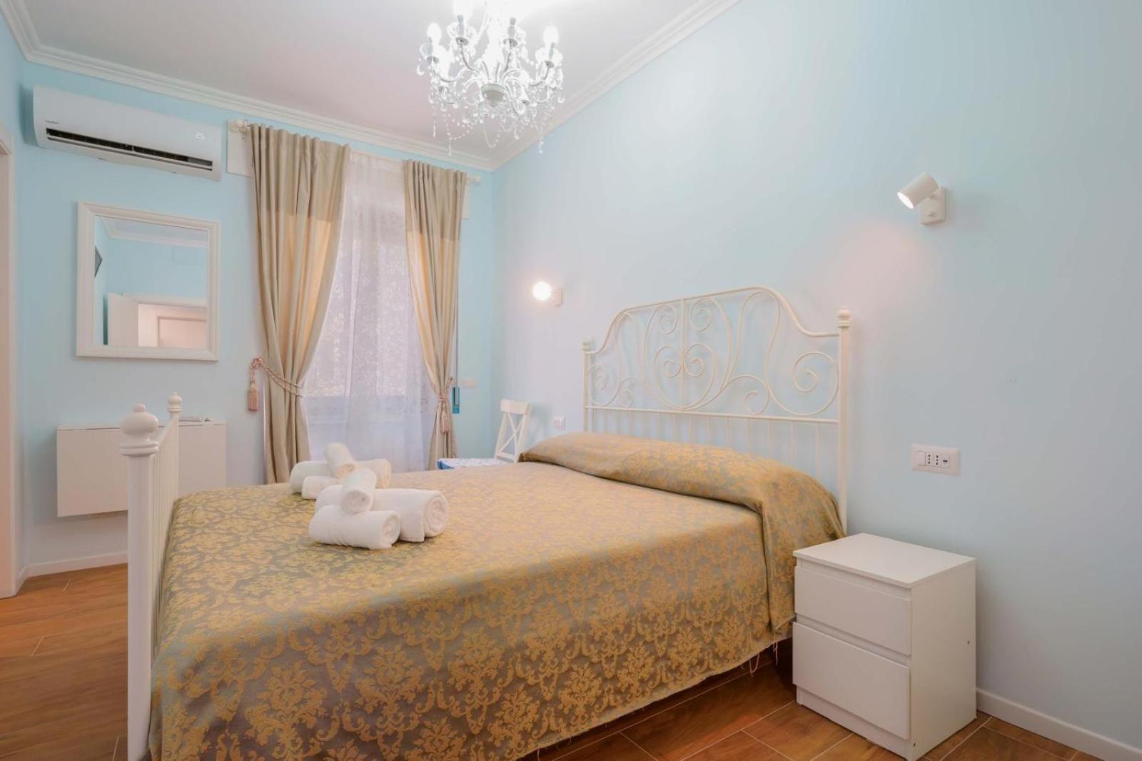 Al Teatro Lirico Hotel Cagliari Buitenkant foto