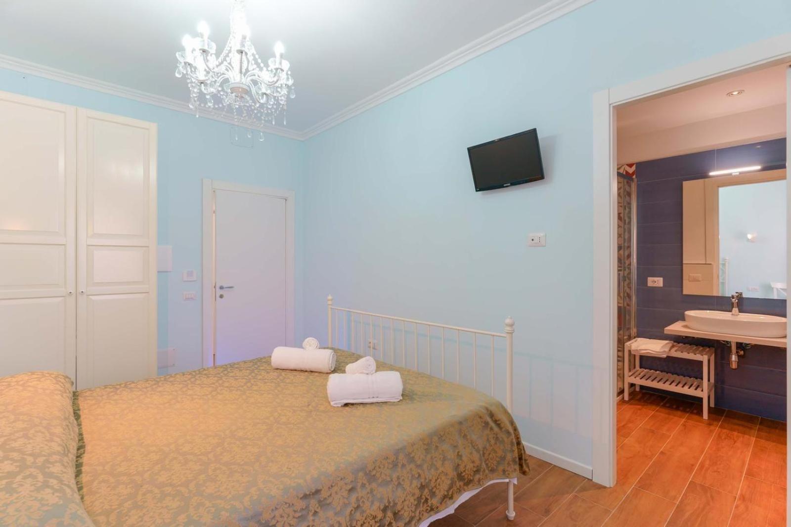 Al Teatro Lirico Hotel Cagliari Buitenkant foto