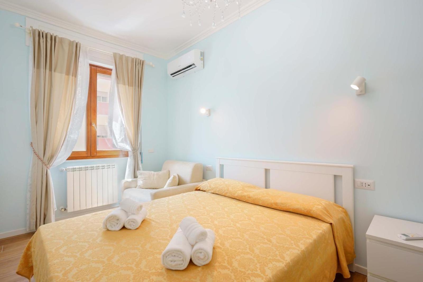 Al Teatro Lirico Hotel Cagliari Buitenkant foto