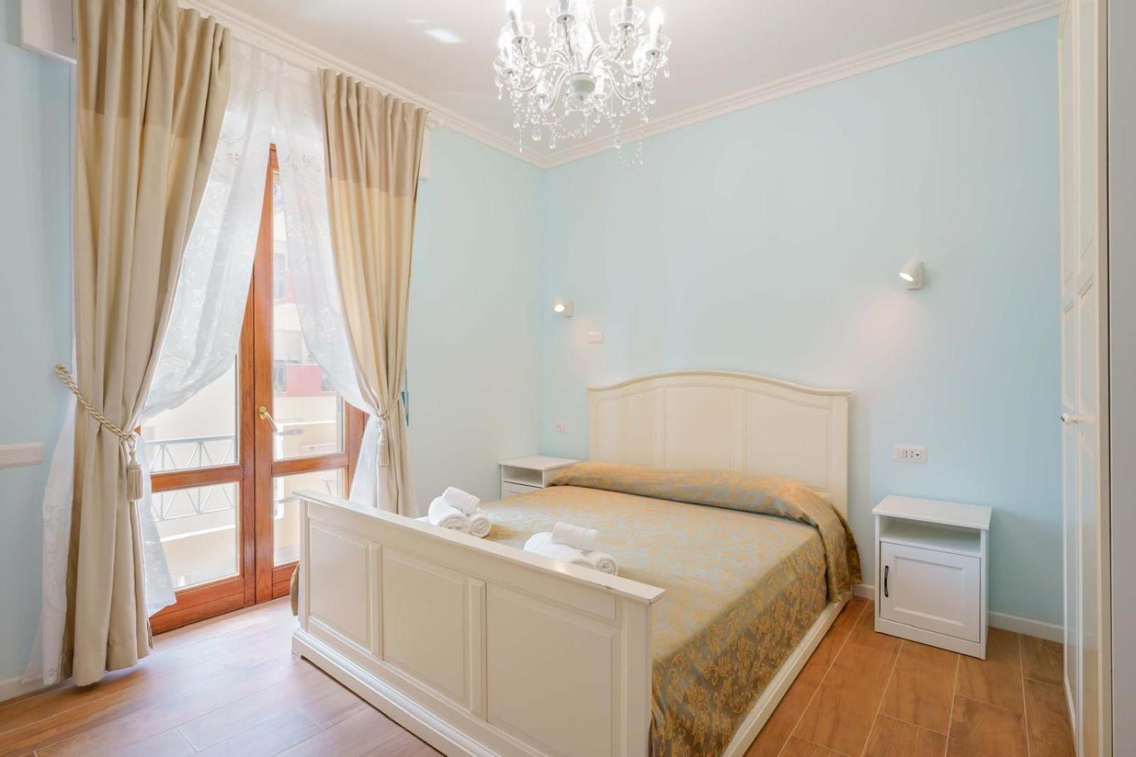 Al Teatro Lirico Hotel Cagliari Buitenkant foto